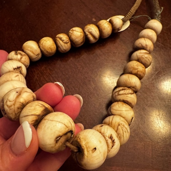 Vintage Nepalese Conch Necklace - Picture 8 of 10